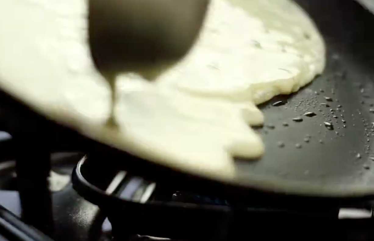 Crêpes à la crème anglaise et à la crème aigre - Étape 11