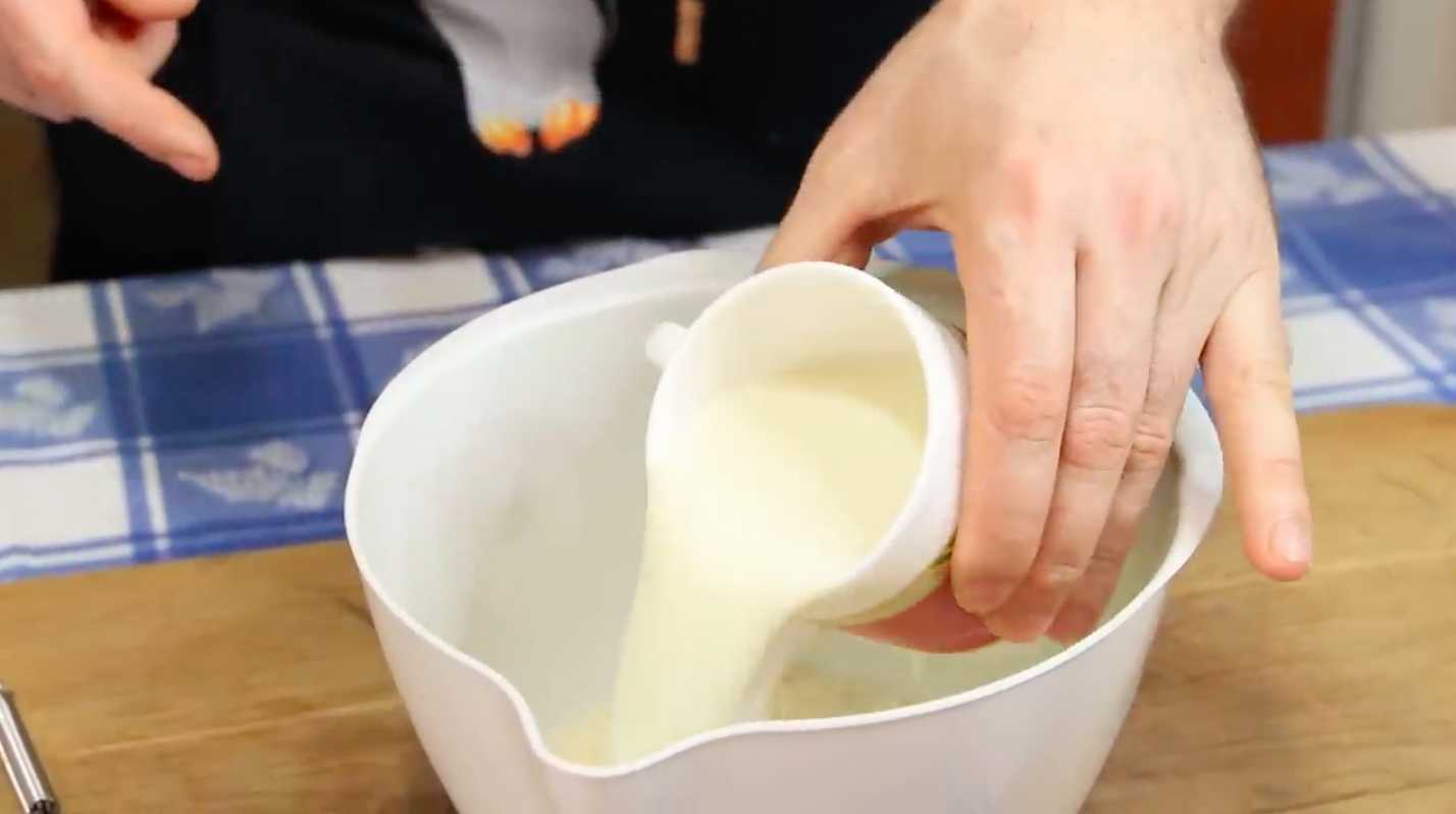 Crêpes russes au lait - Étape 3