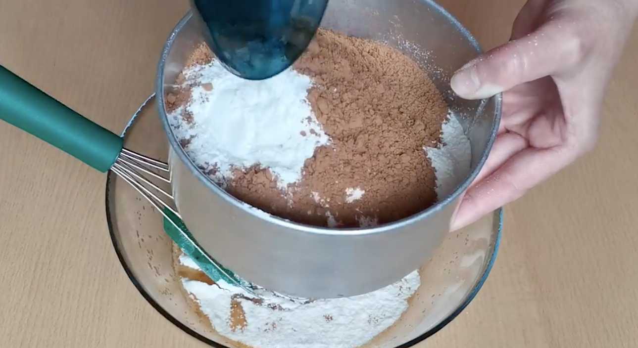 Crêpes au chocolat avec du lait - Étape 3