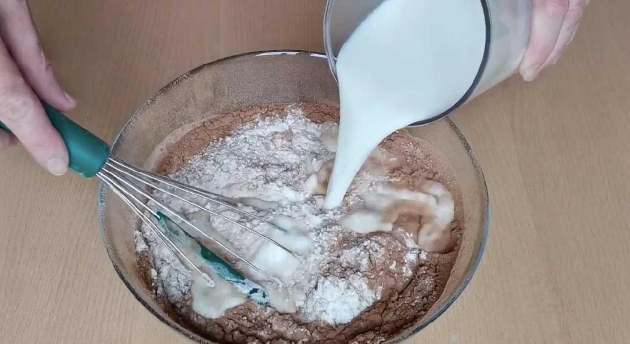 Crêpes au chocolat avec du lait - Étape 4
