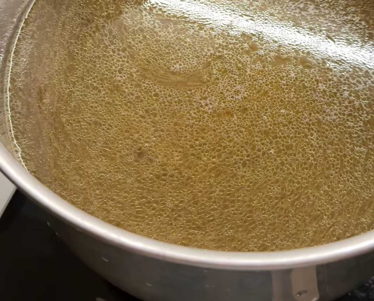 Soupe de nouilles au poulet avec des nouilles maison - Étape 1