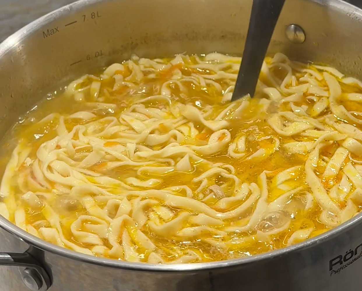 Soupe de nouilles au poulet - Étape 13