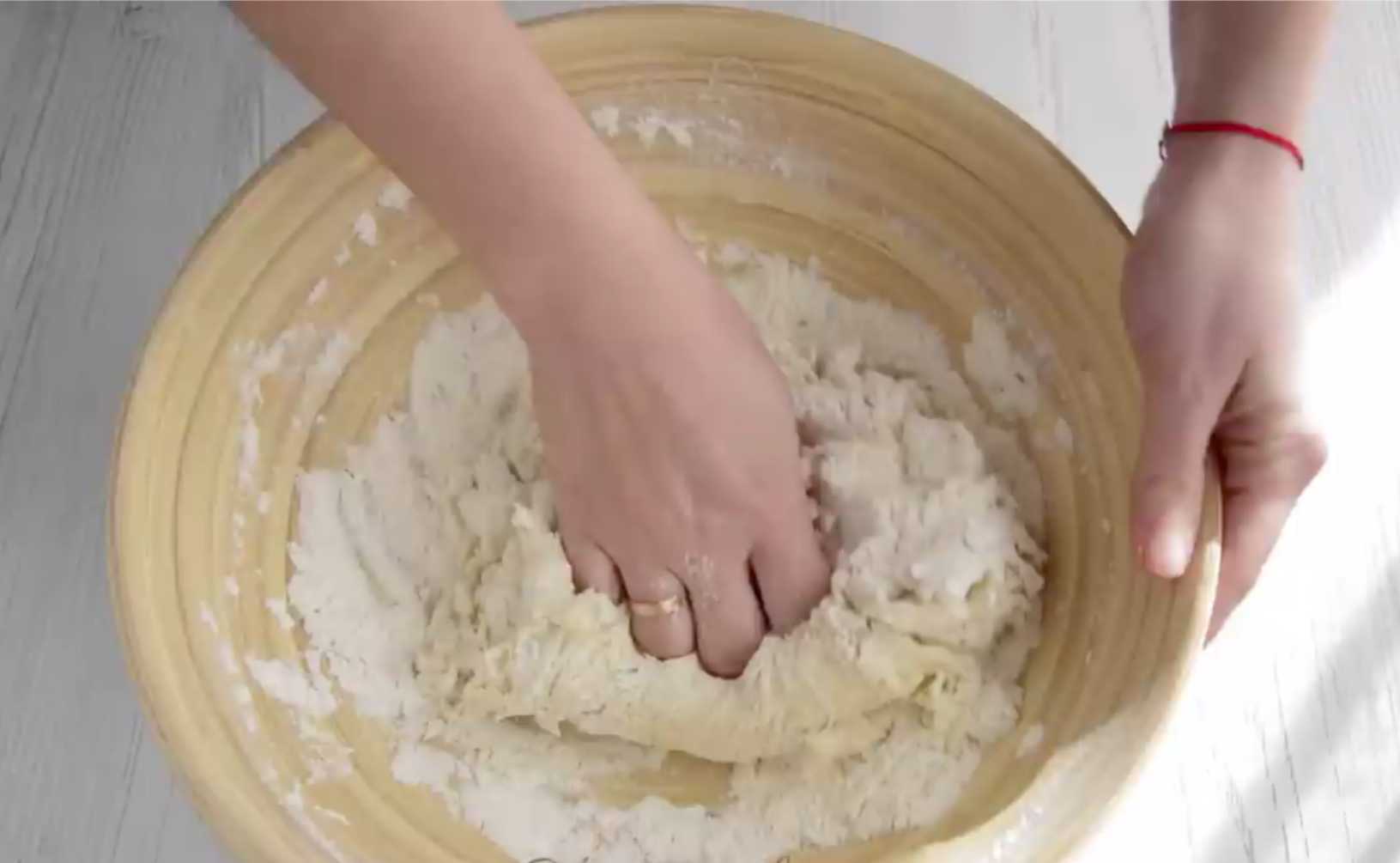 Pizza italienne classique au pepperoni et à la mozzarella - Étape 4