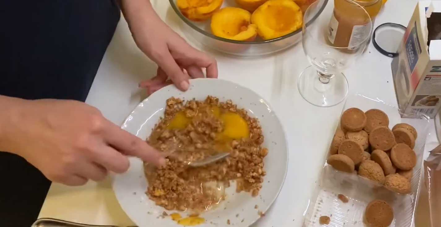 Pêches cuites au four à l'italienne - Étape 6