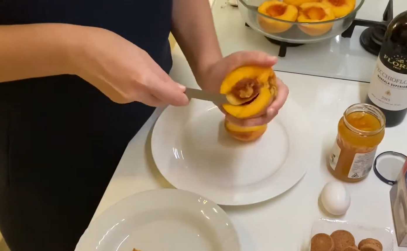 Pêches cuites au four à l'italienne - Étape 2