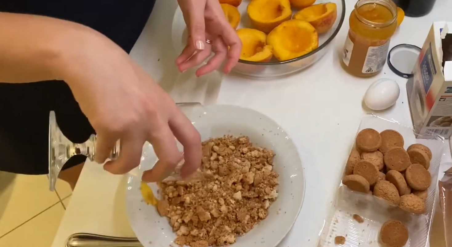 Pêches cuites au four à l'italienne - Étape 5