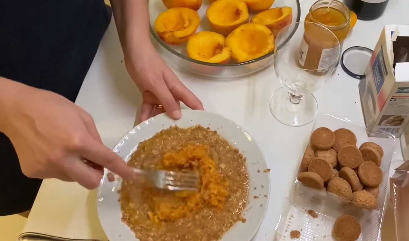 Pêches cuites au four à l'italienne - Étape 7