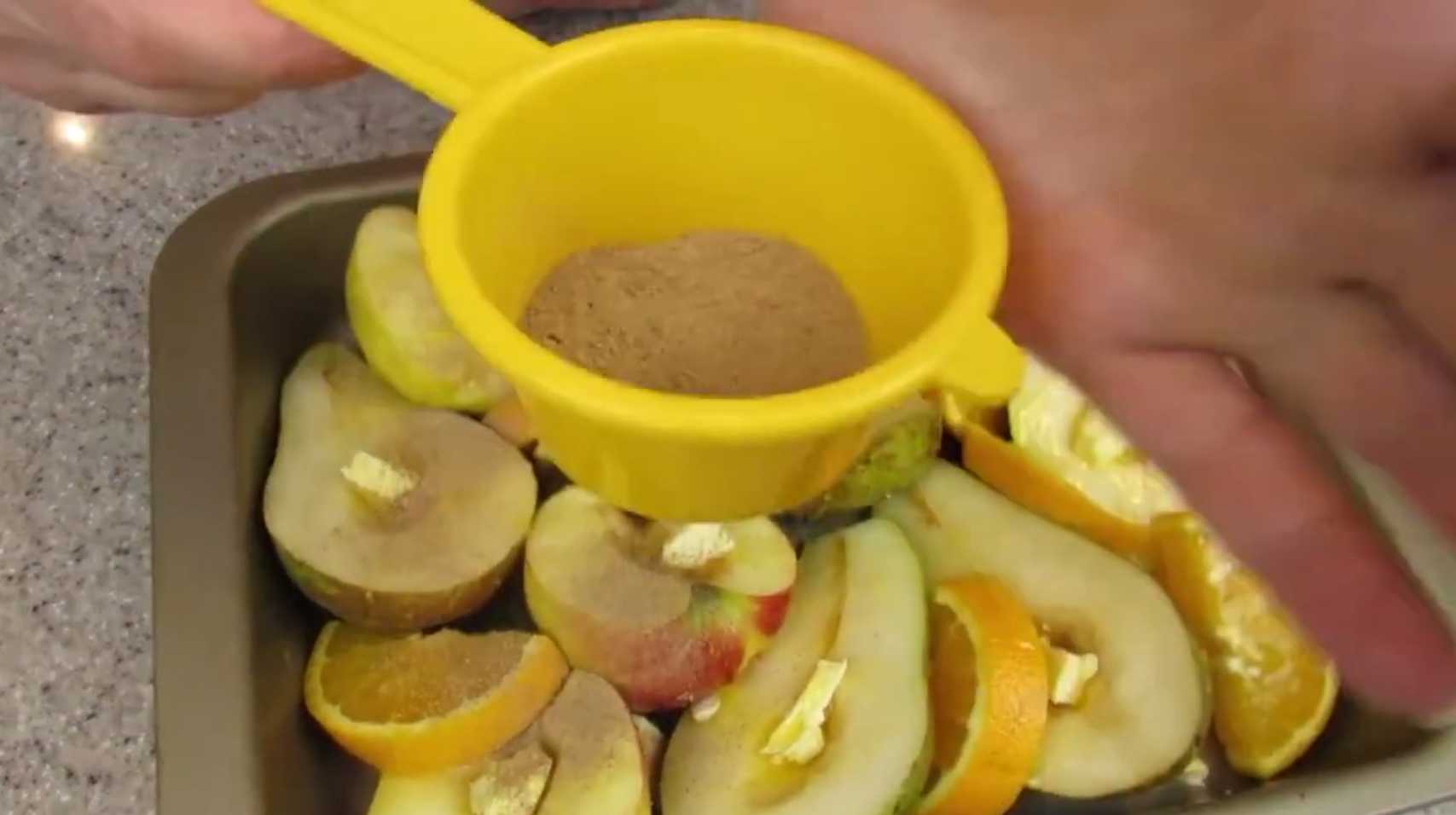 Pommes et poires cuites au four avec de l'orange - Étape 7