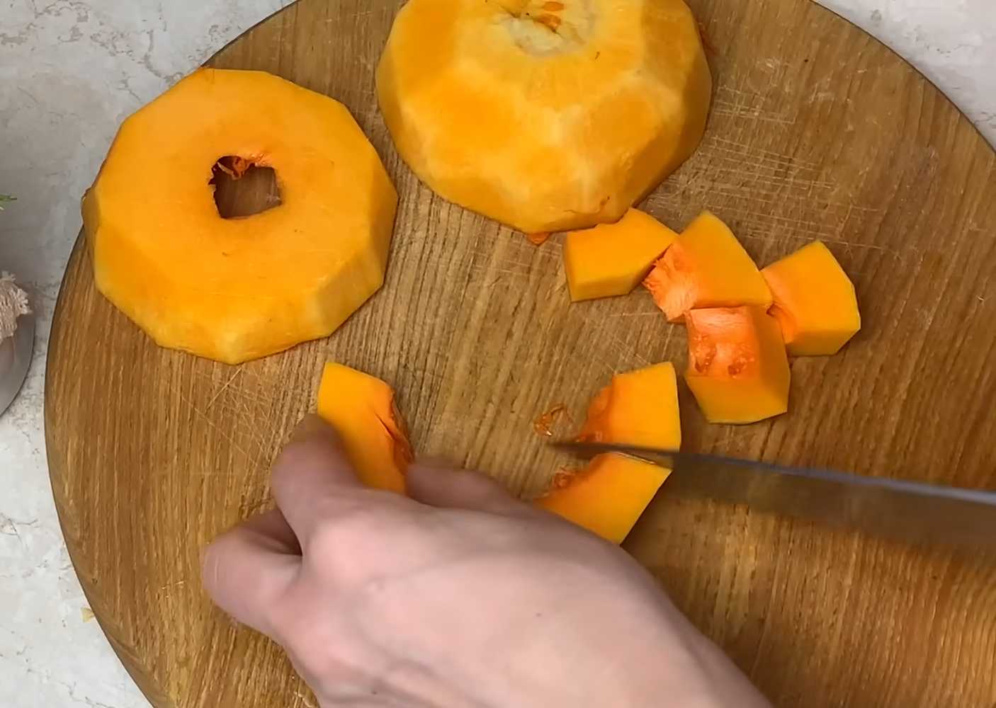 Pommes au four à la citrouille, aux raisins secs et à la cannelle - Étape 2