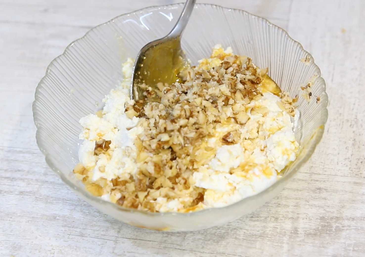 Pommes au four avec du fromage blanc et de la cannelle - Étape 3