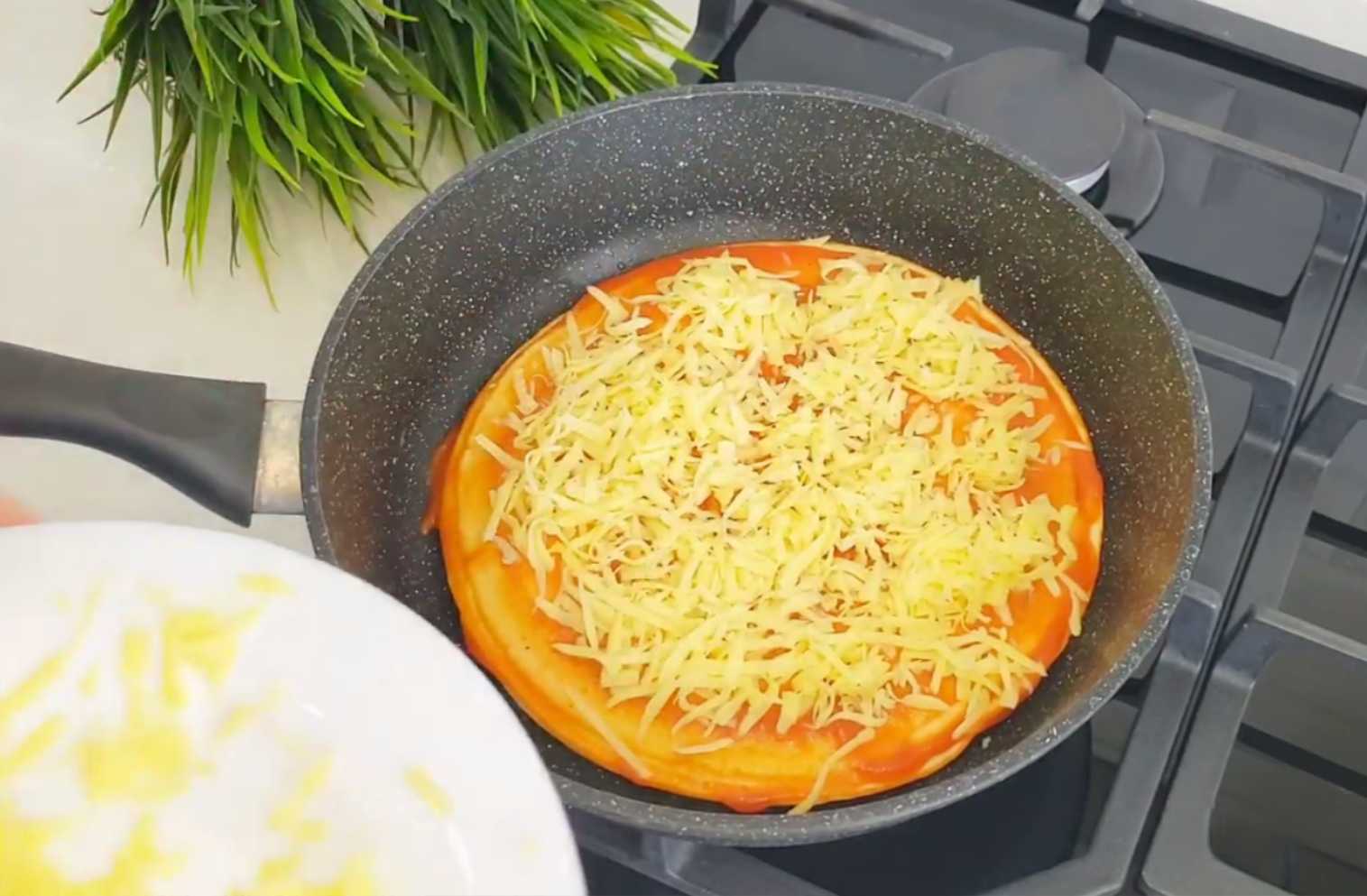 Pizza à la poêle express en 10 minutes - Étape 12