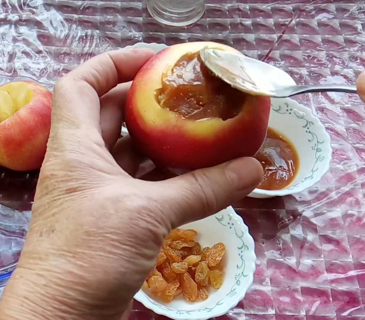 Pommes au four avec miel et noix - Étape 4