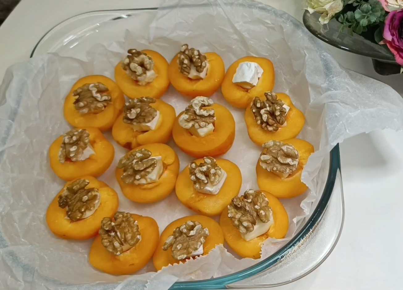 Abricots au four avec fromage et noix - Étape 6