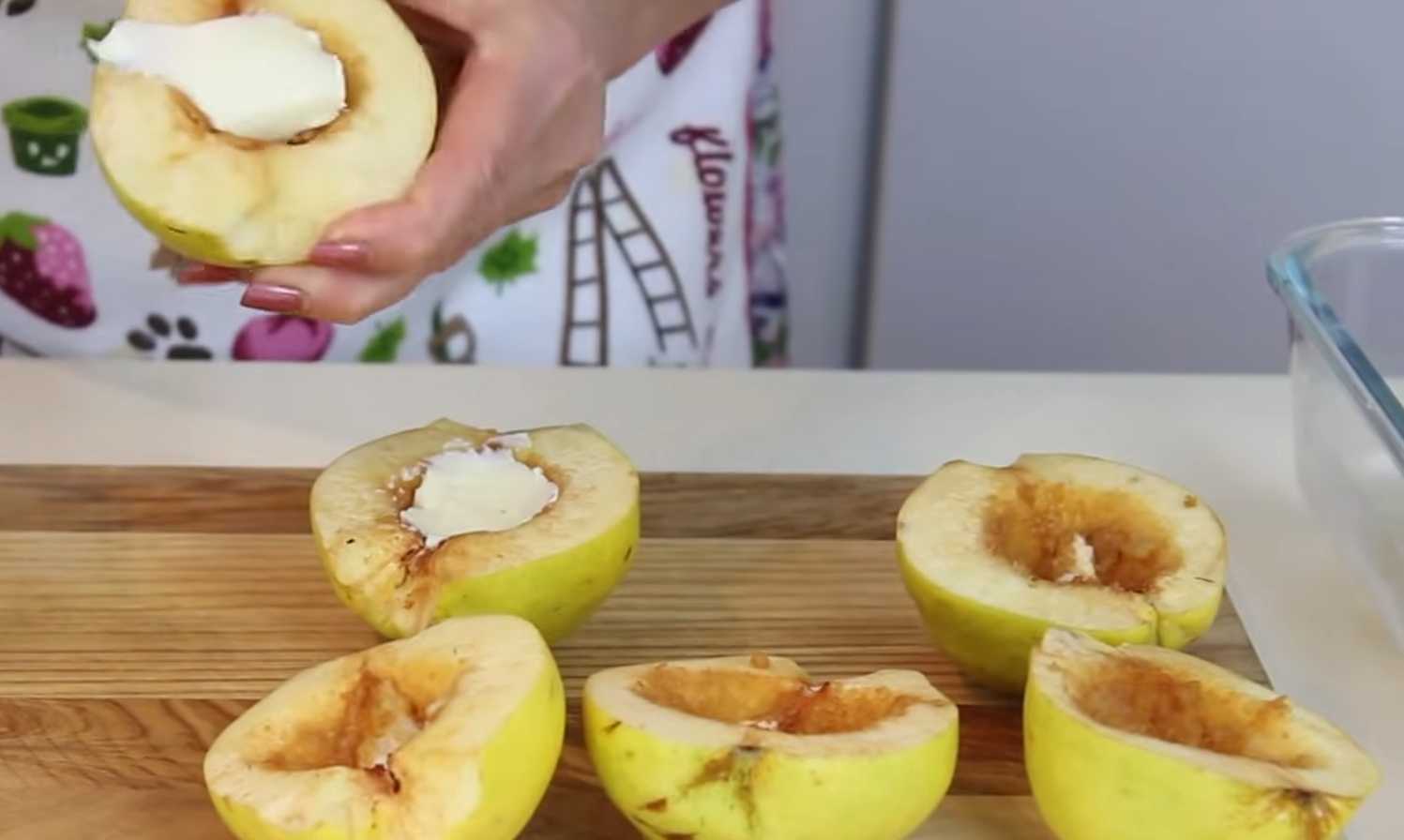 Coings cuits au four avec du miel et des noix - Étape 4