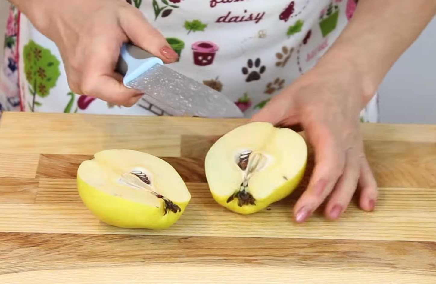 Coings cuits au four avec du miel et des noix - Étape 1