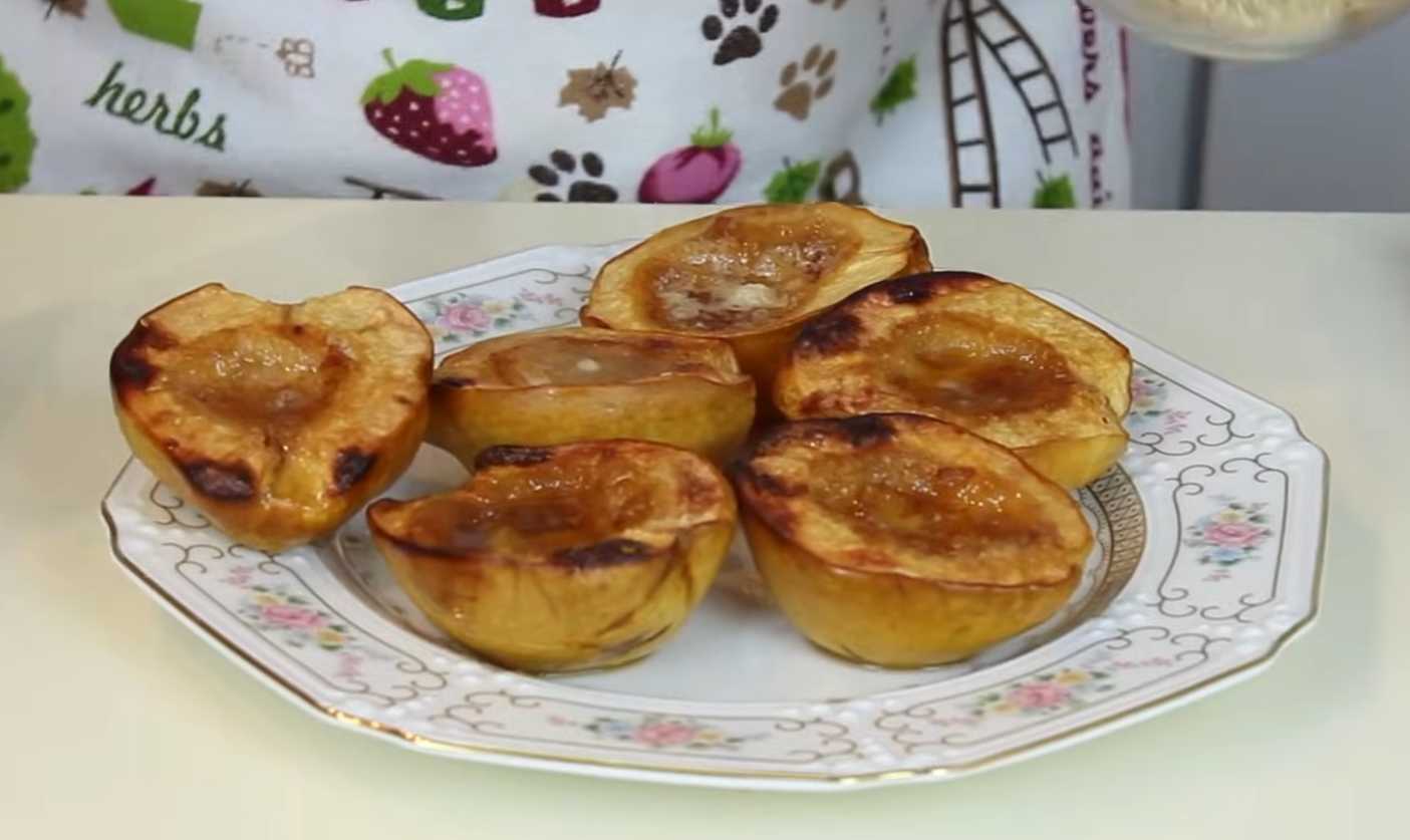 Coings cuits au four avec du miel et des noix - Étape 11