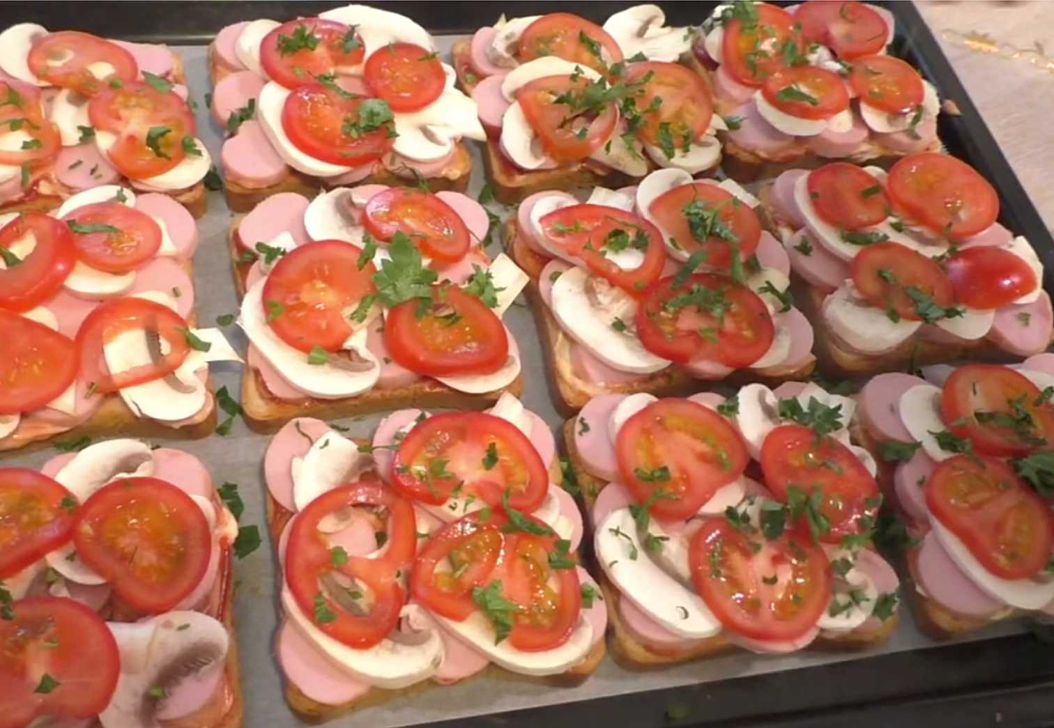 Pizza sur pain grillé cuite au four - Étape 7