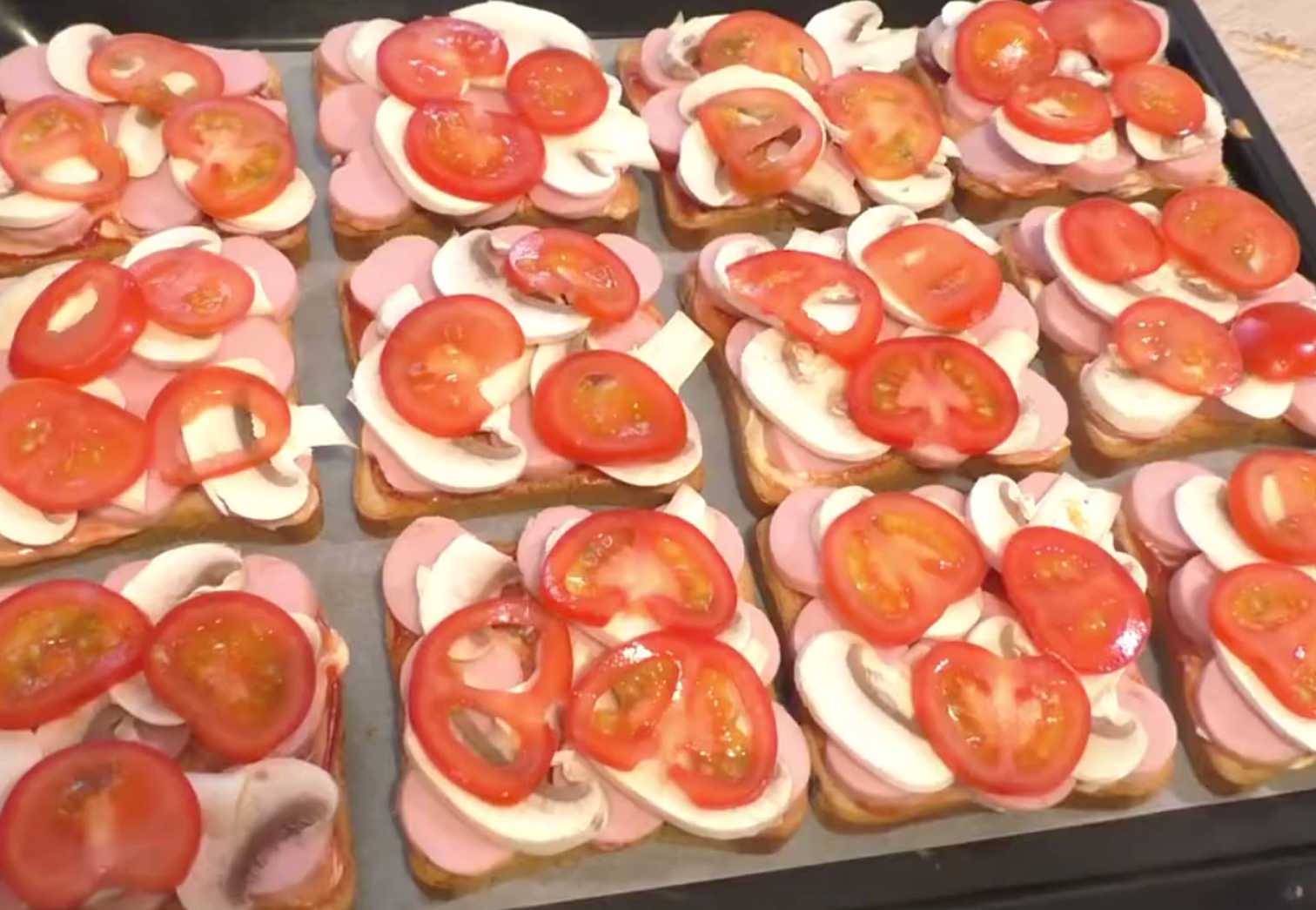 Pizza sur pain grillé cuite au four - Étape 6