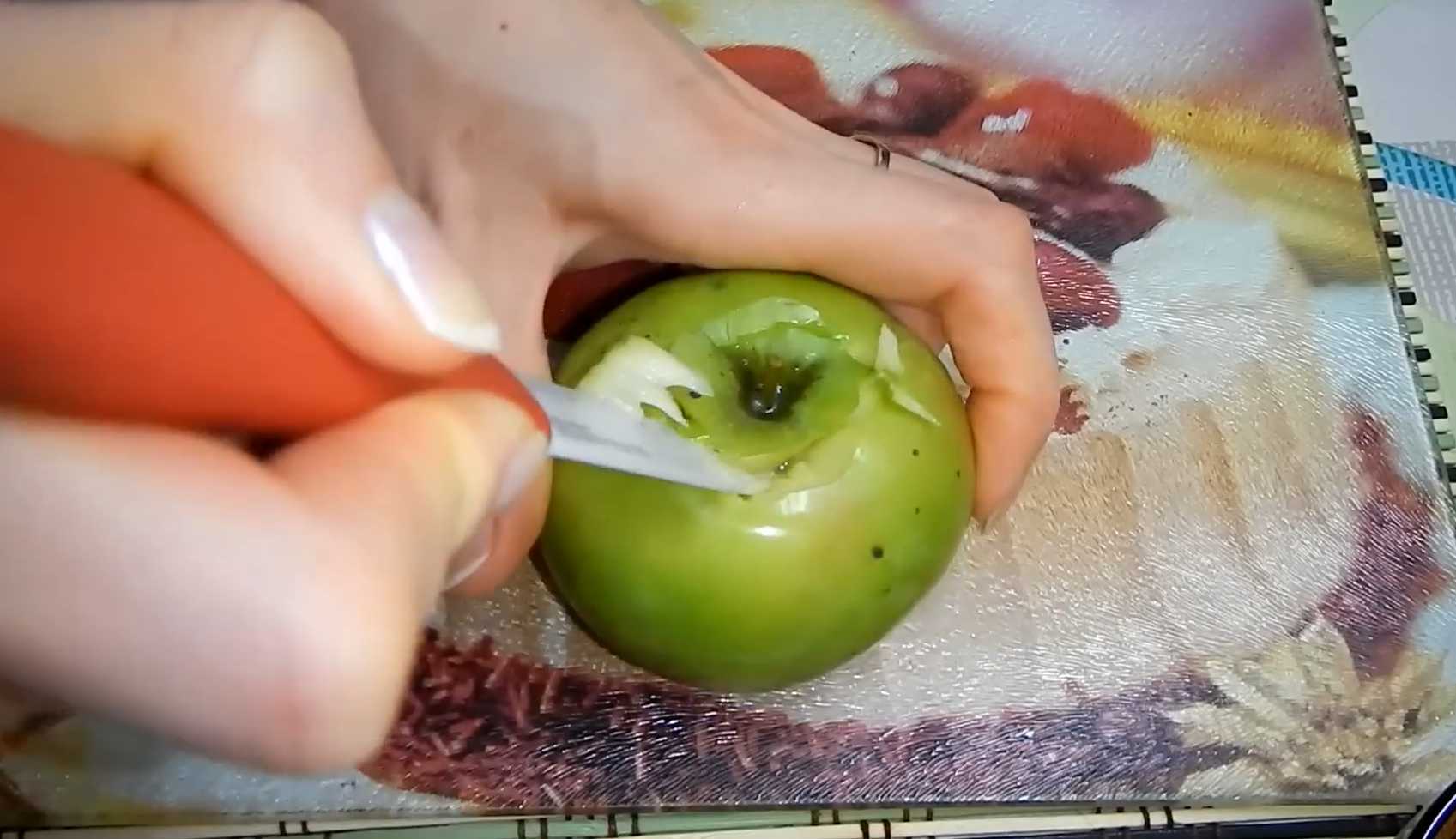 Pommes cuites au miel et à la cannelle à la mijoteuse - Étape 1