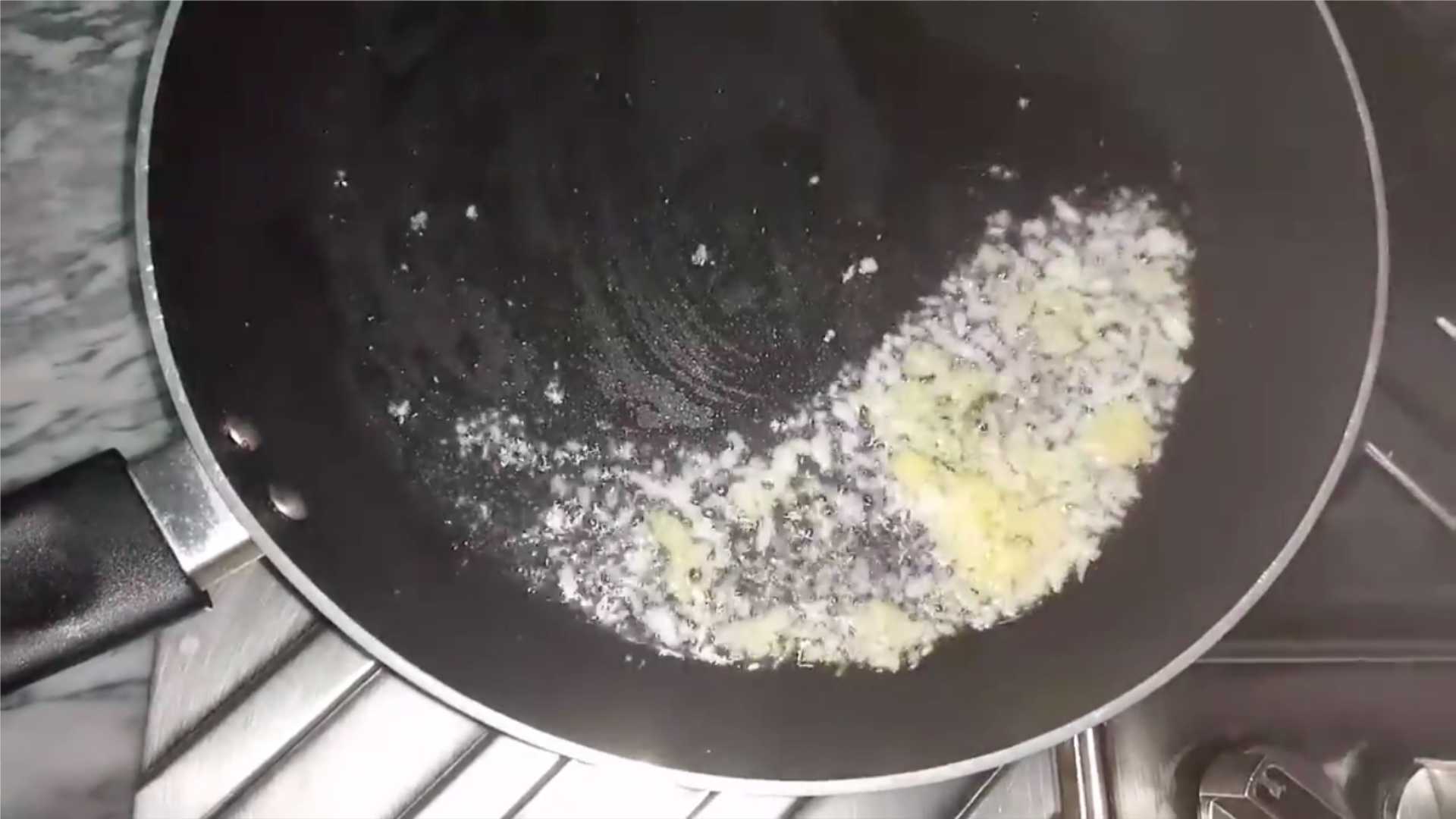 Sauce tomate pour pizza - Étape 2