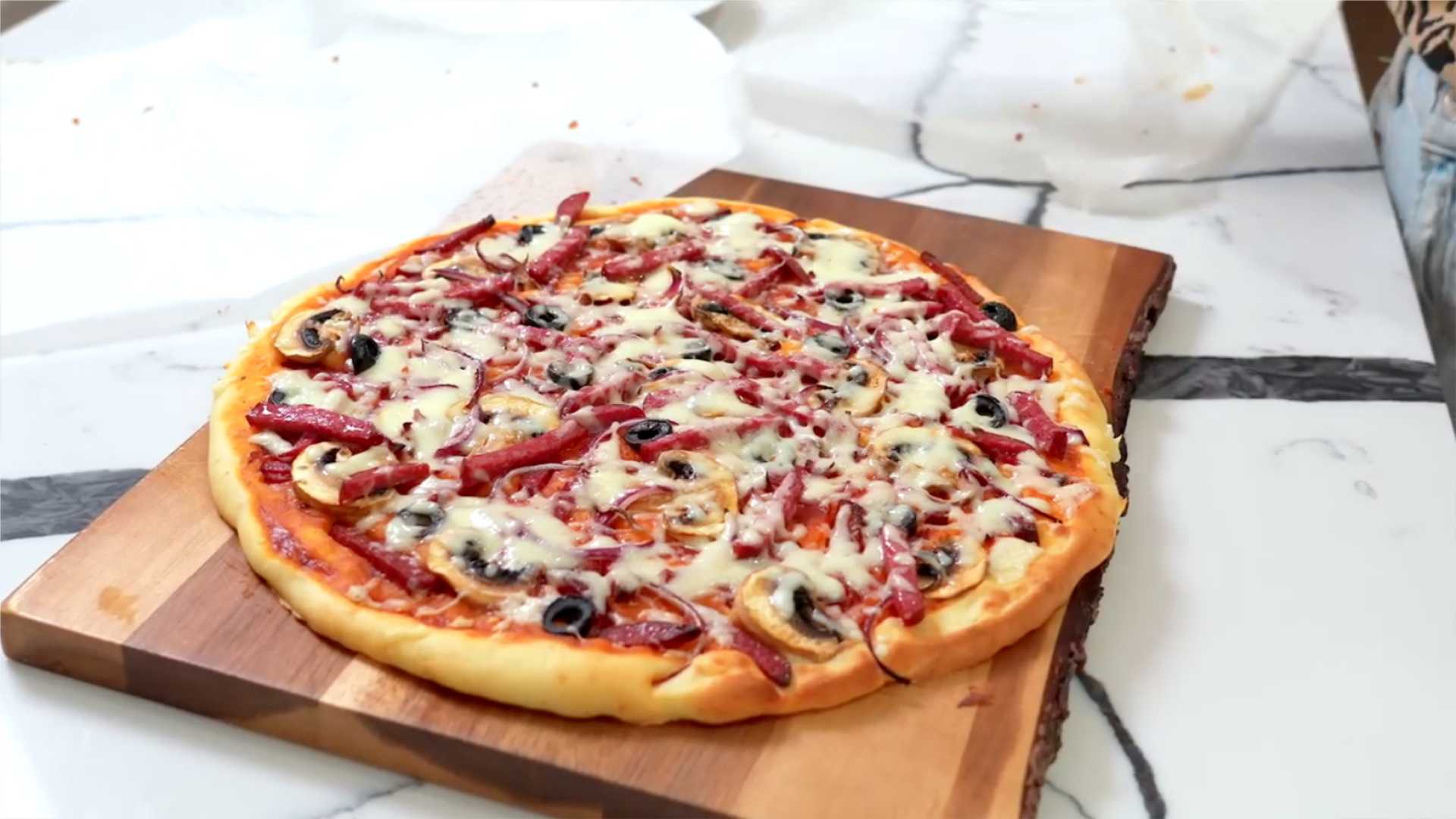 Pizza à croûte de saucisse - Étape 15