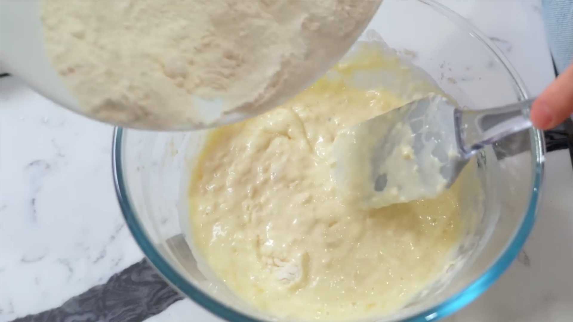 Pizza à croûte de saucisse - Étape 4