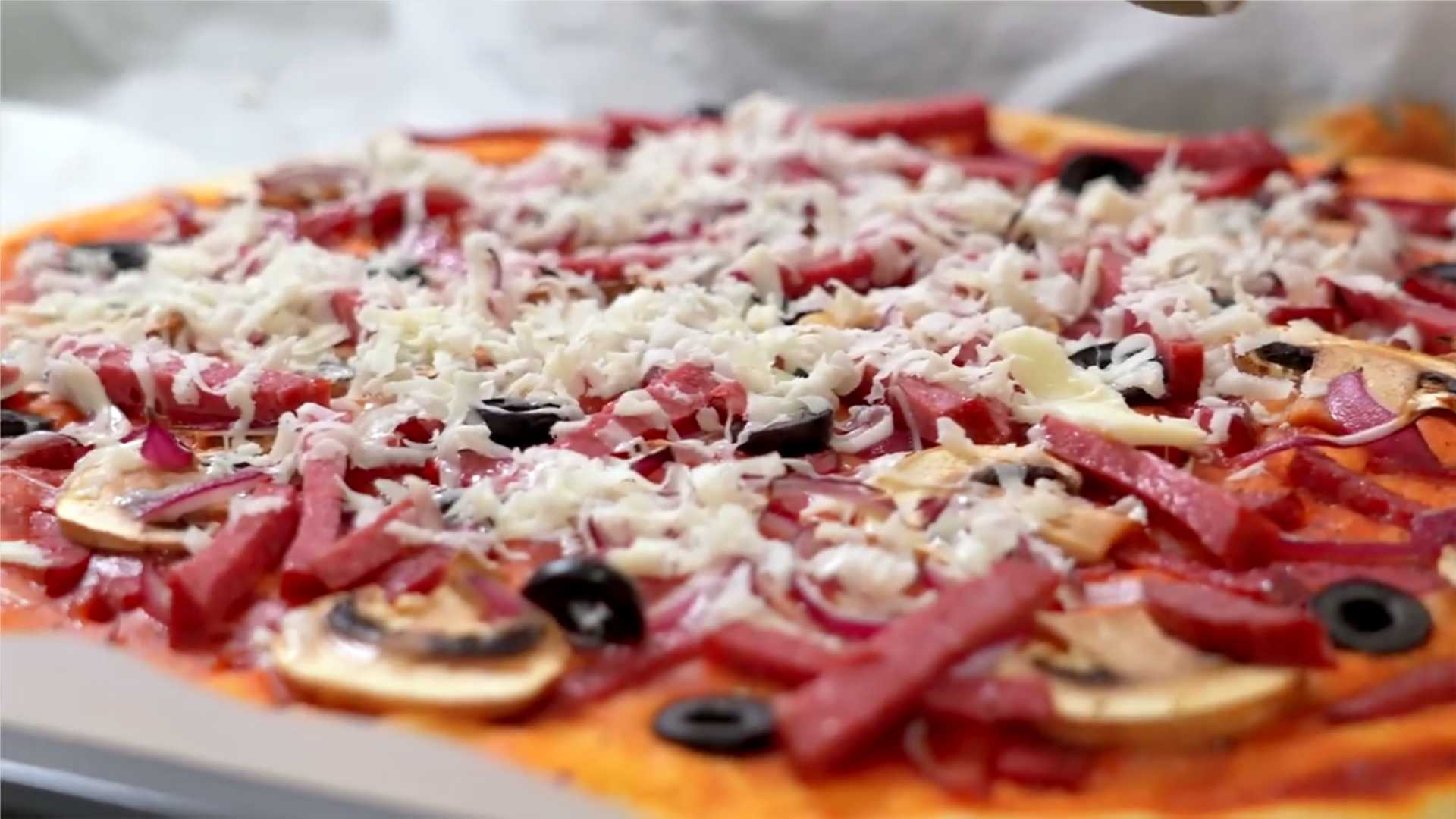 Pizza à croûte de saucisse - Étape 13