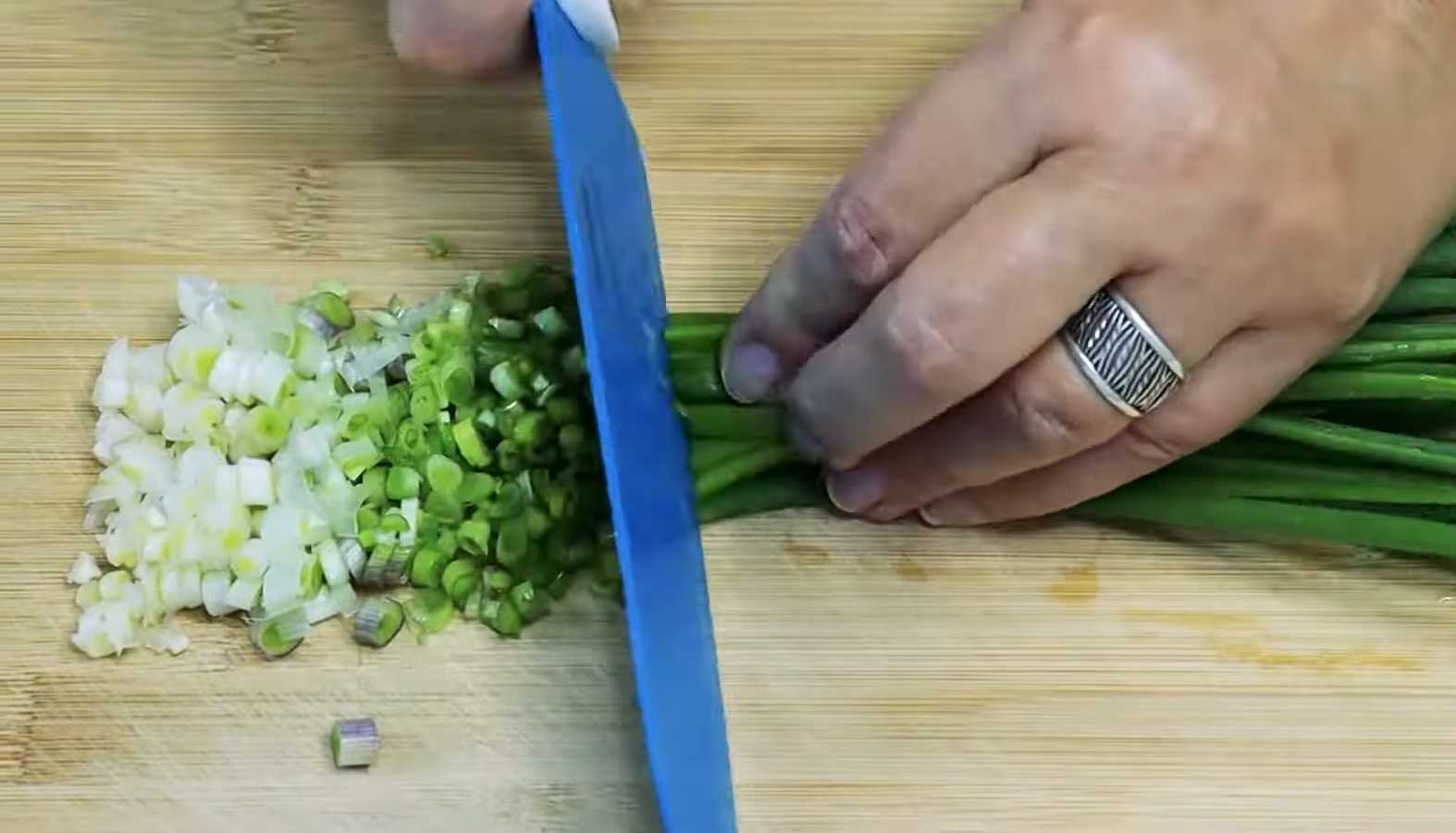 Crêpes aux œufs et aux oignons verts - Étape 12