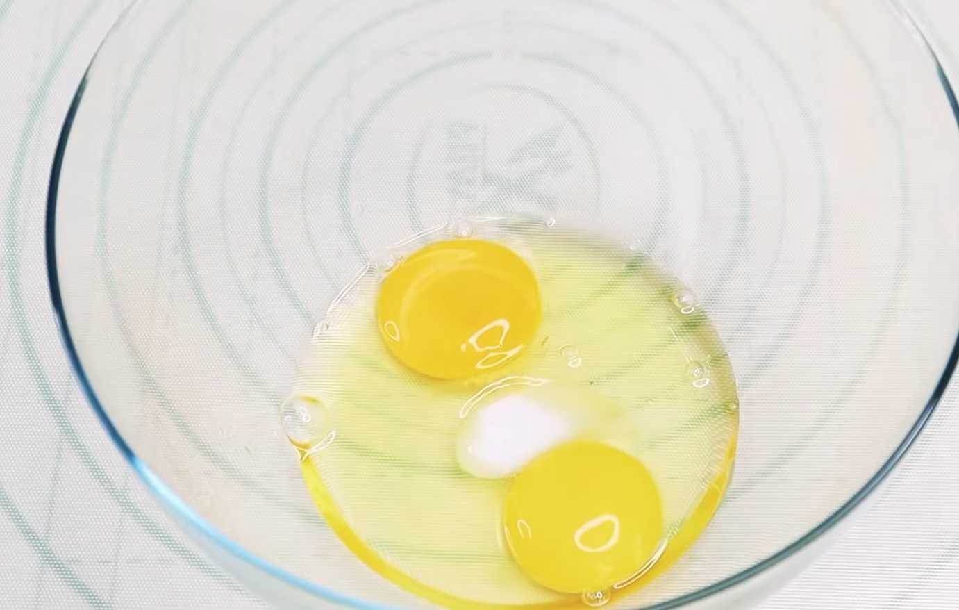 Crêpes aux œufs et aux oignons verts - Étape 2