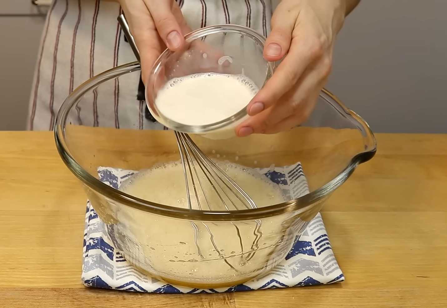 Crêpes à la levure sèche et au lait - Étape 3