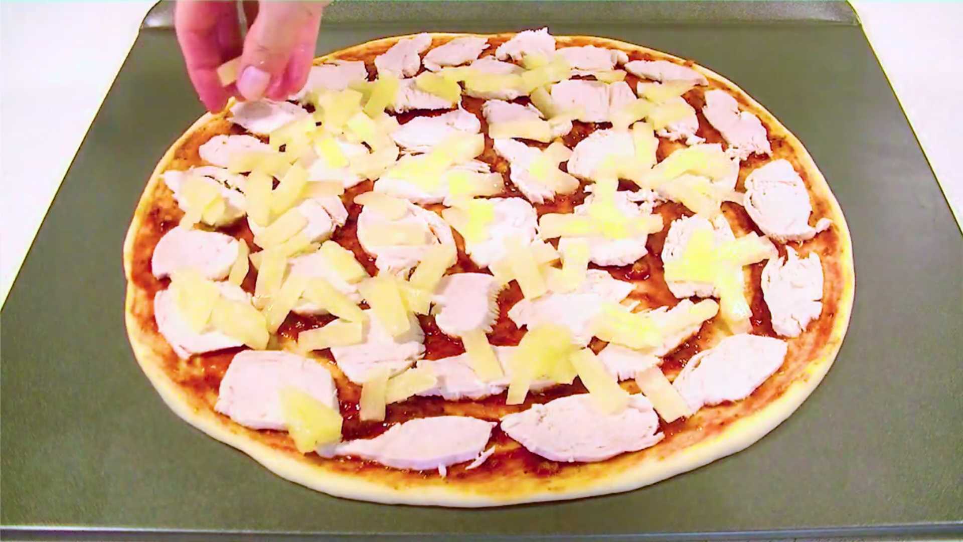 Pizza ananas et poulet - Étape 11