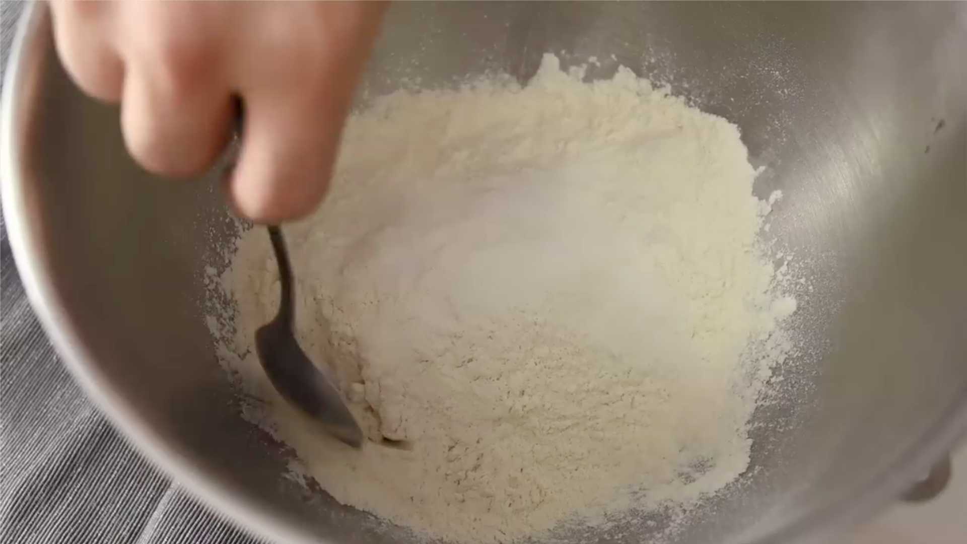 Pâte à pizza levée - Étape 1