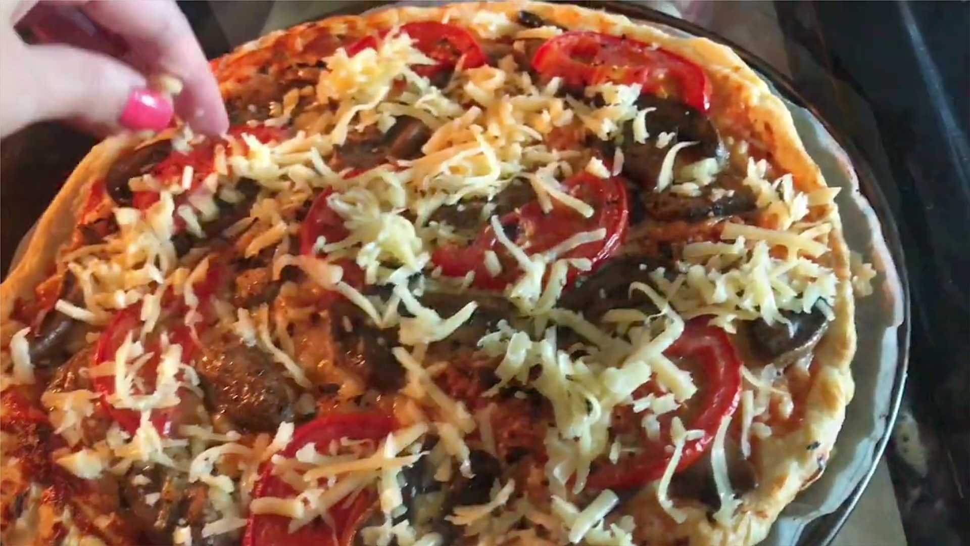 Pizza feuilletée aux champignons et aux tomates - Étape 8