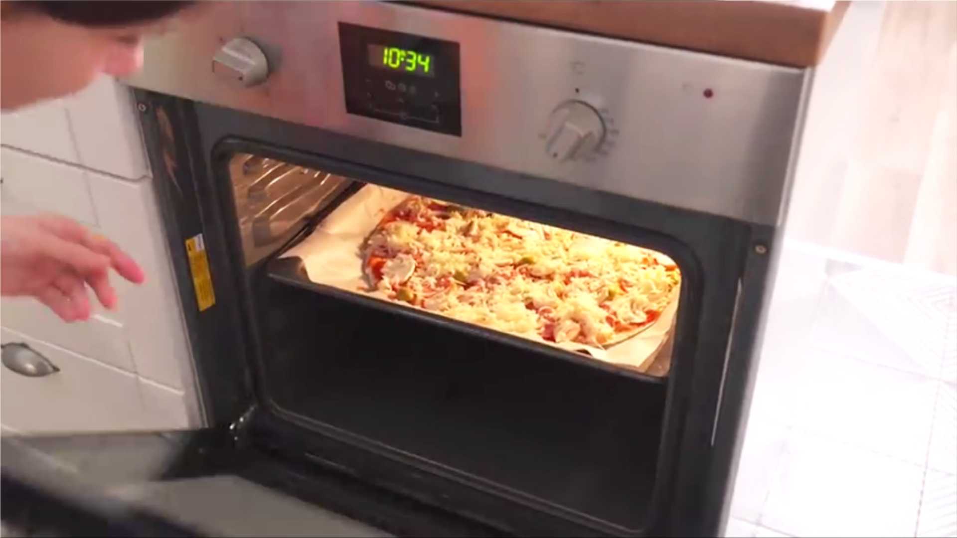 Pizza Lavash à la saucisse - Étape 10