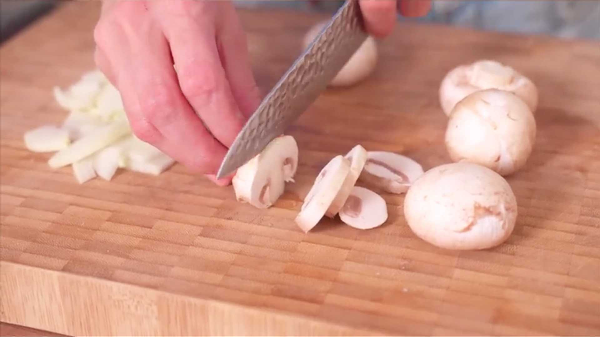 Pizza Lavash à la saucisse - Étape 5