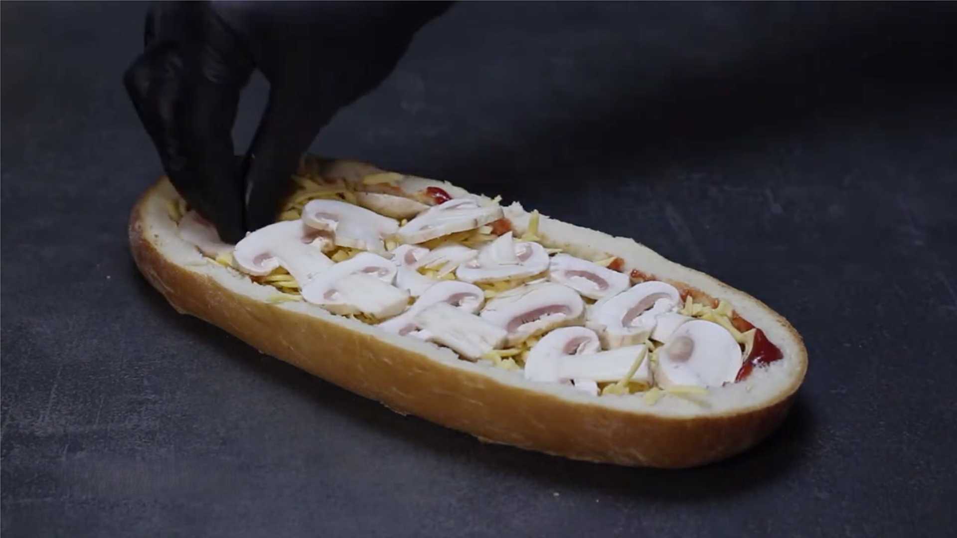 Mini pizza sur un pain au four - Étape 7