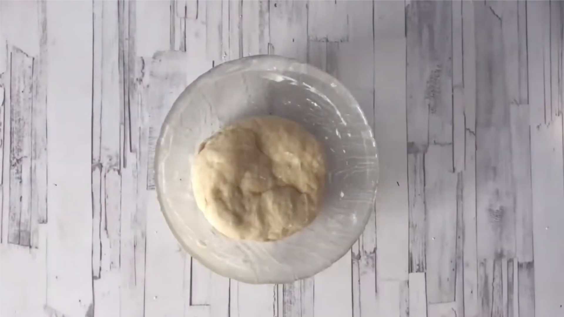 Pizza aux poires et au gorgonzola - Étape 3