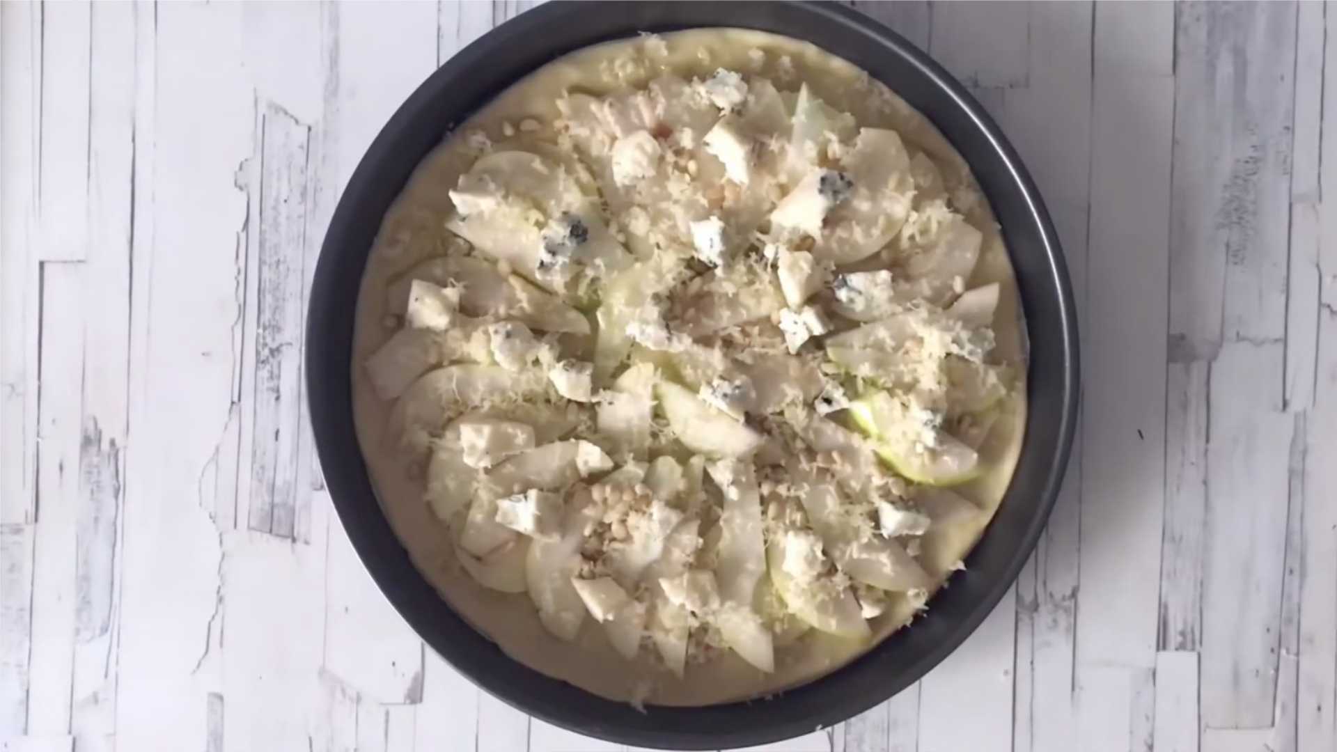 Pizza aux poires et au gorgonzola - Étape 10