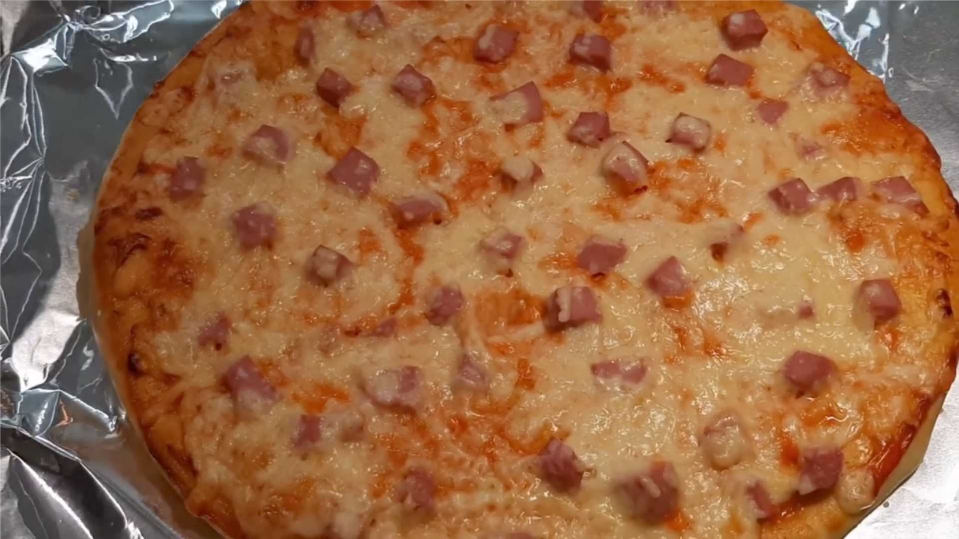 Pizza maison aux saucisses et au fromage au four - Étape 12