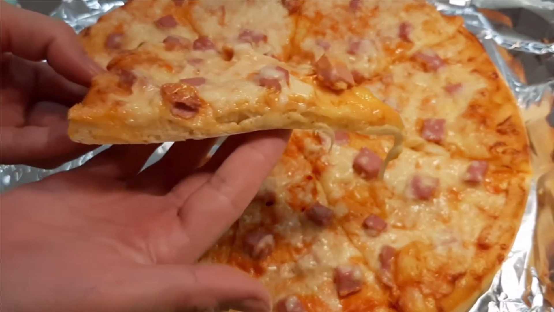 Pizza maison aux saucisses et au fromage au four - Étape 13