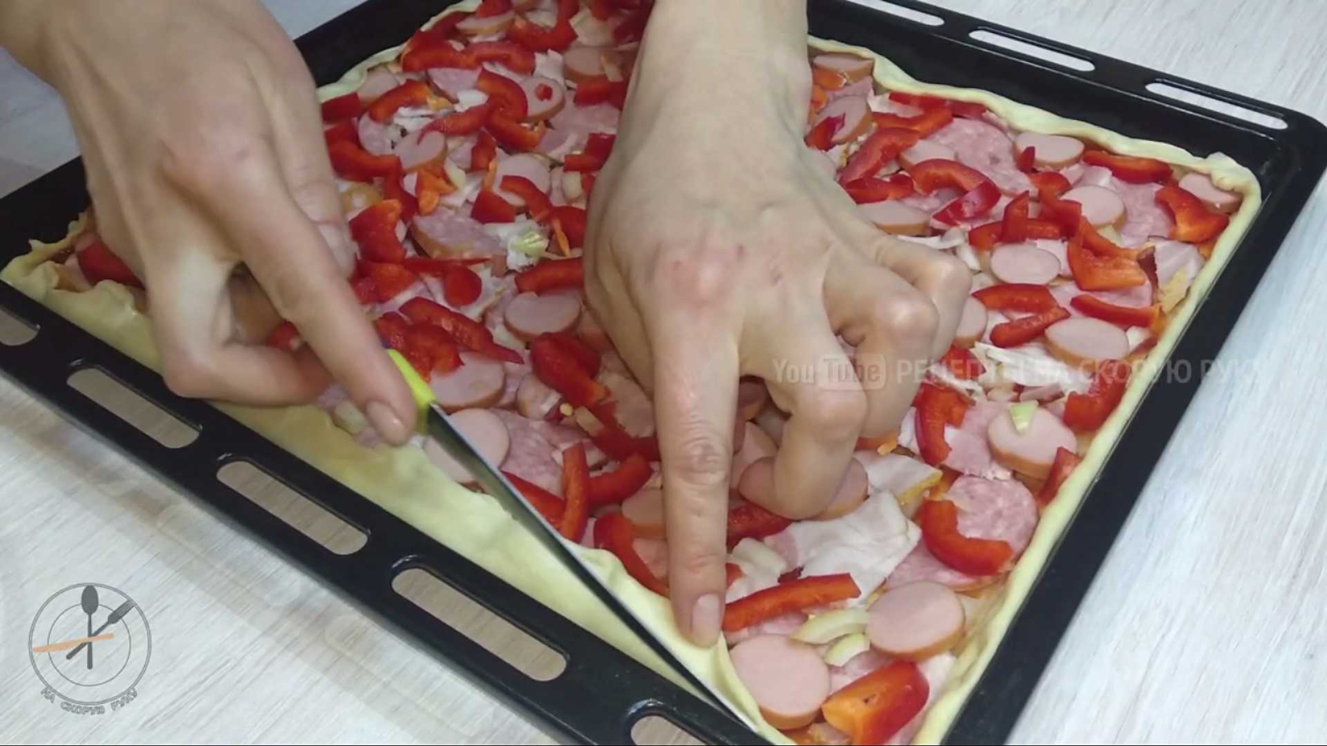 Pizza cuite au four avec une pâte sans levure - Étape 11