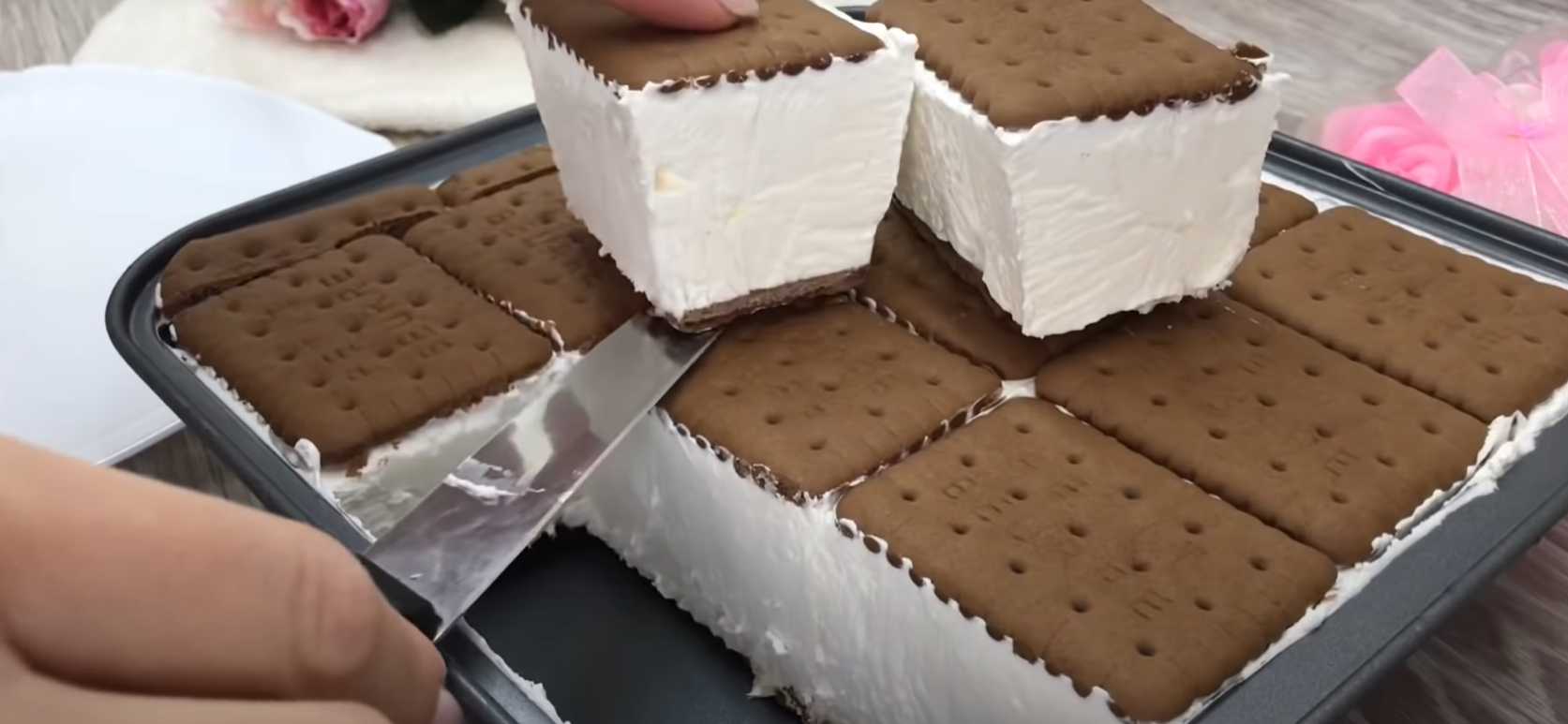 Crème glacée Plombir au lait concentré et aux biscuits - Étape 9