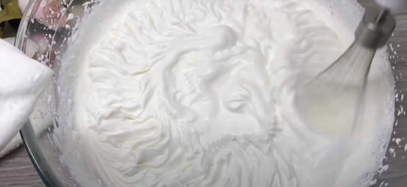 Crème glacée Plombir au lait concentré et aux biscuits - Étape 4