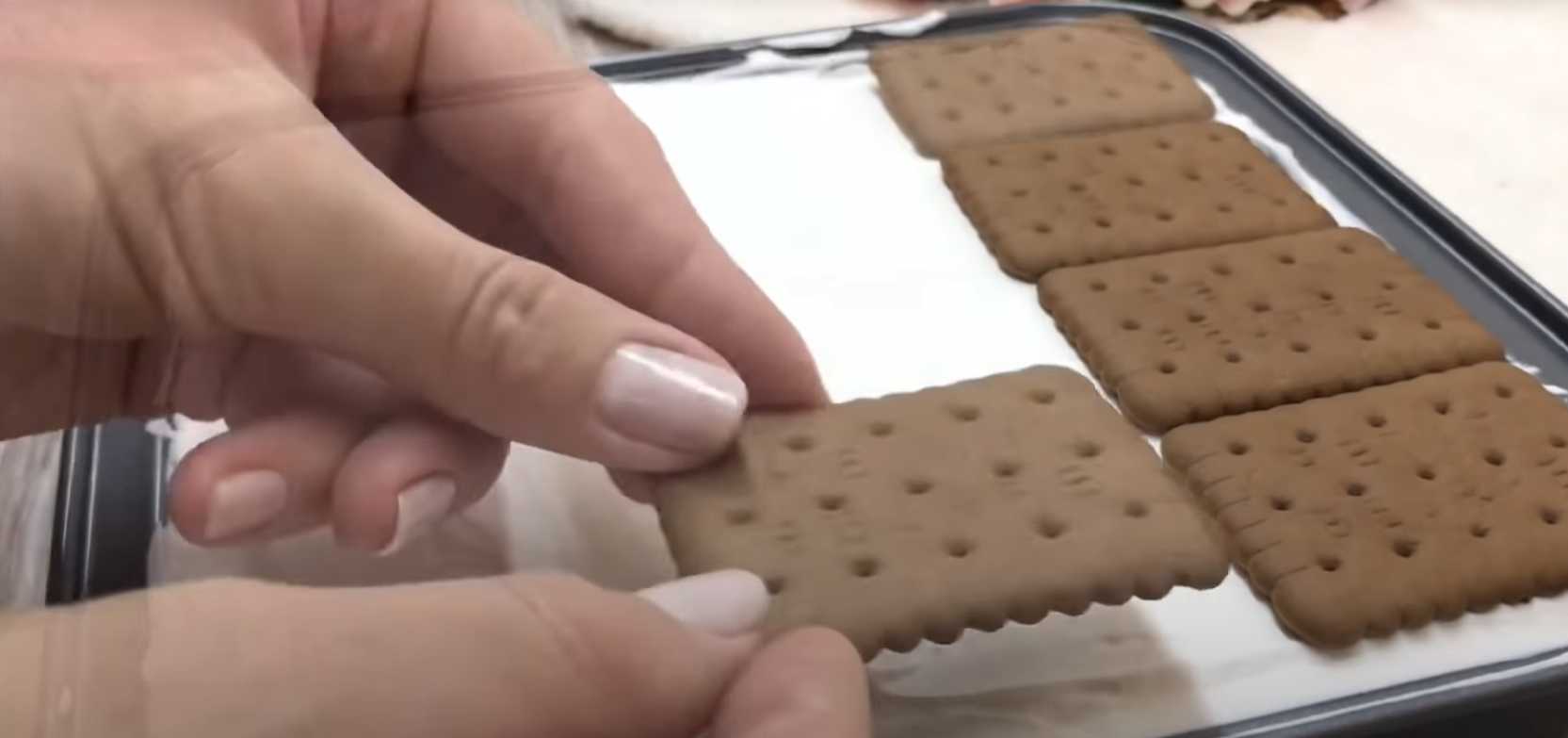 Crème glacée Plombir au lait concentré et aux biscuits - Étape 7