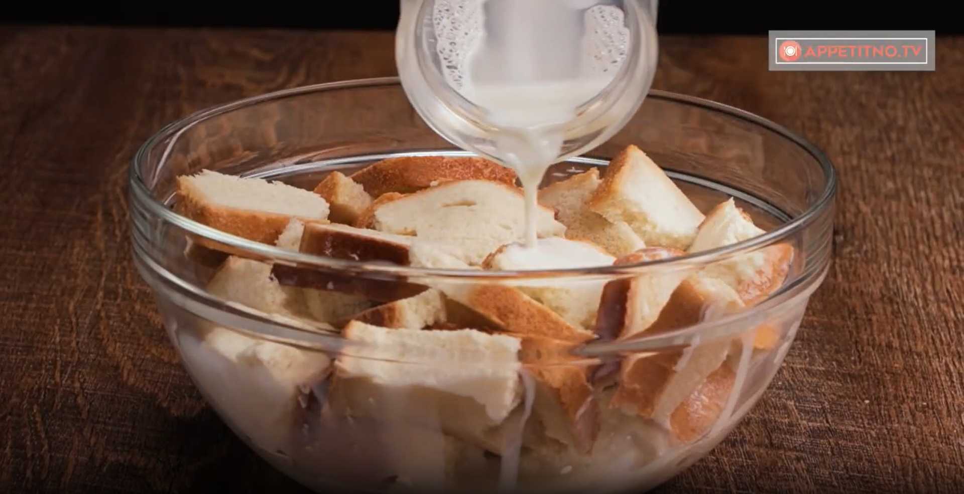 Gâteaux au fromage à base de pain rassis - Étape 1