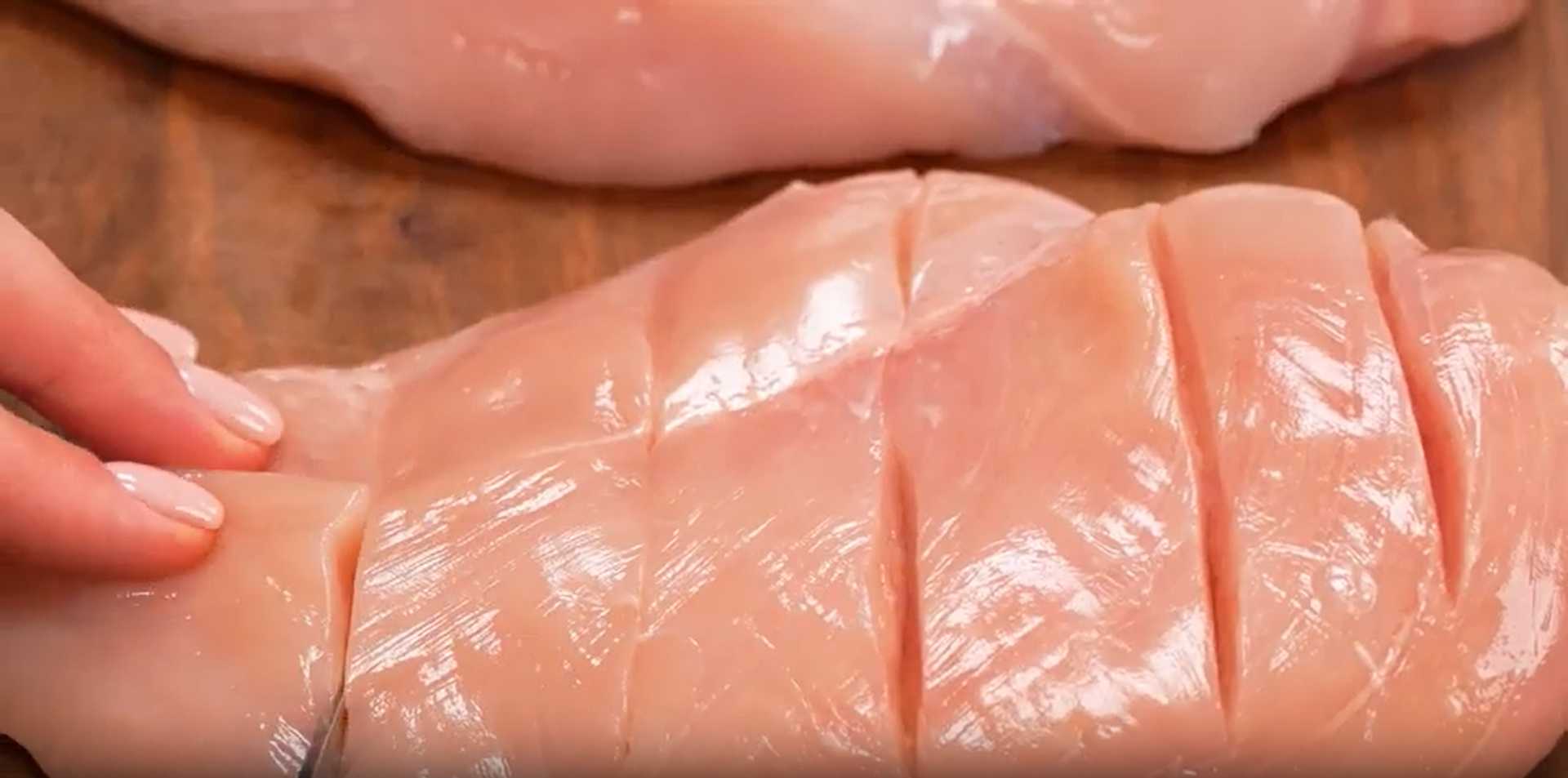 Blanc de poulet aux tomates, au fromage et aux pommes de terre - Étape 1