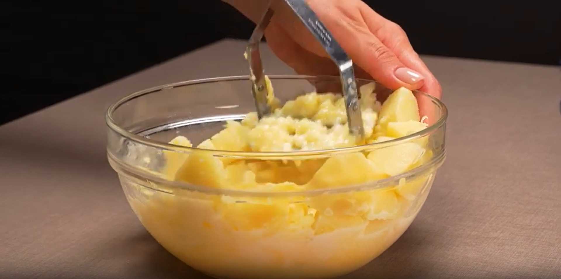 Blanc de poulet aux tomates, au fromage et aux pommes de terre - Étape 8