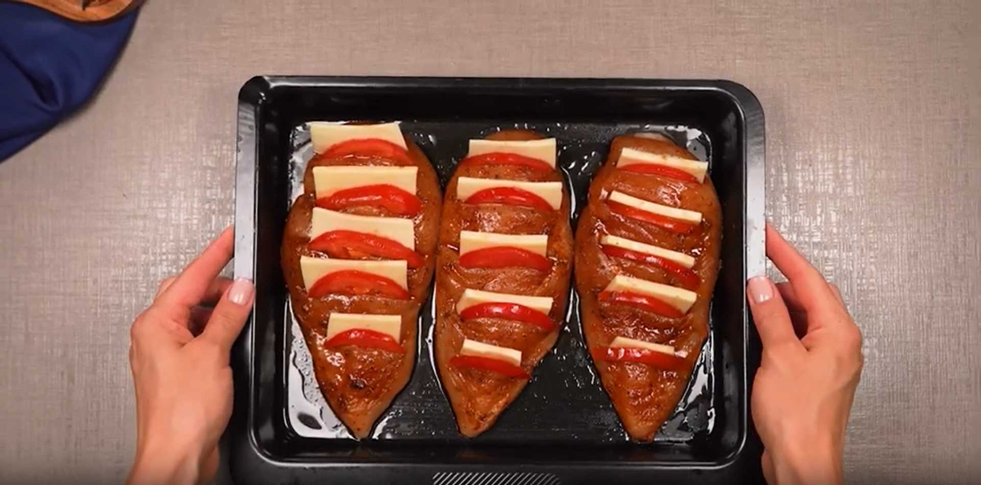 Blanc de poulet aux tomates, au fromage et aux pommes de terre - Étape 7