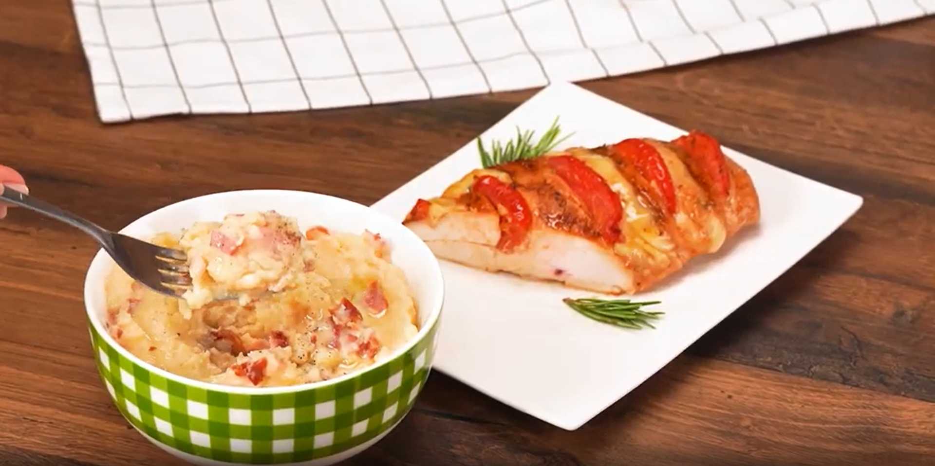 Blanc de poulet aux tomates, au fromage et aux pommes de terre - Étape 12