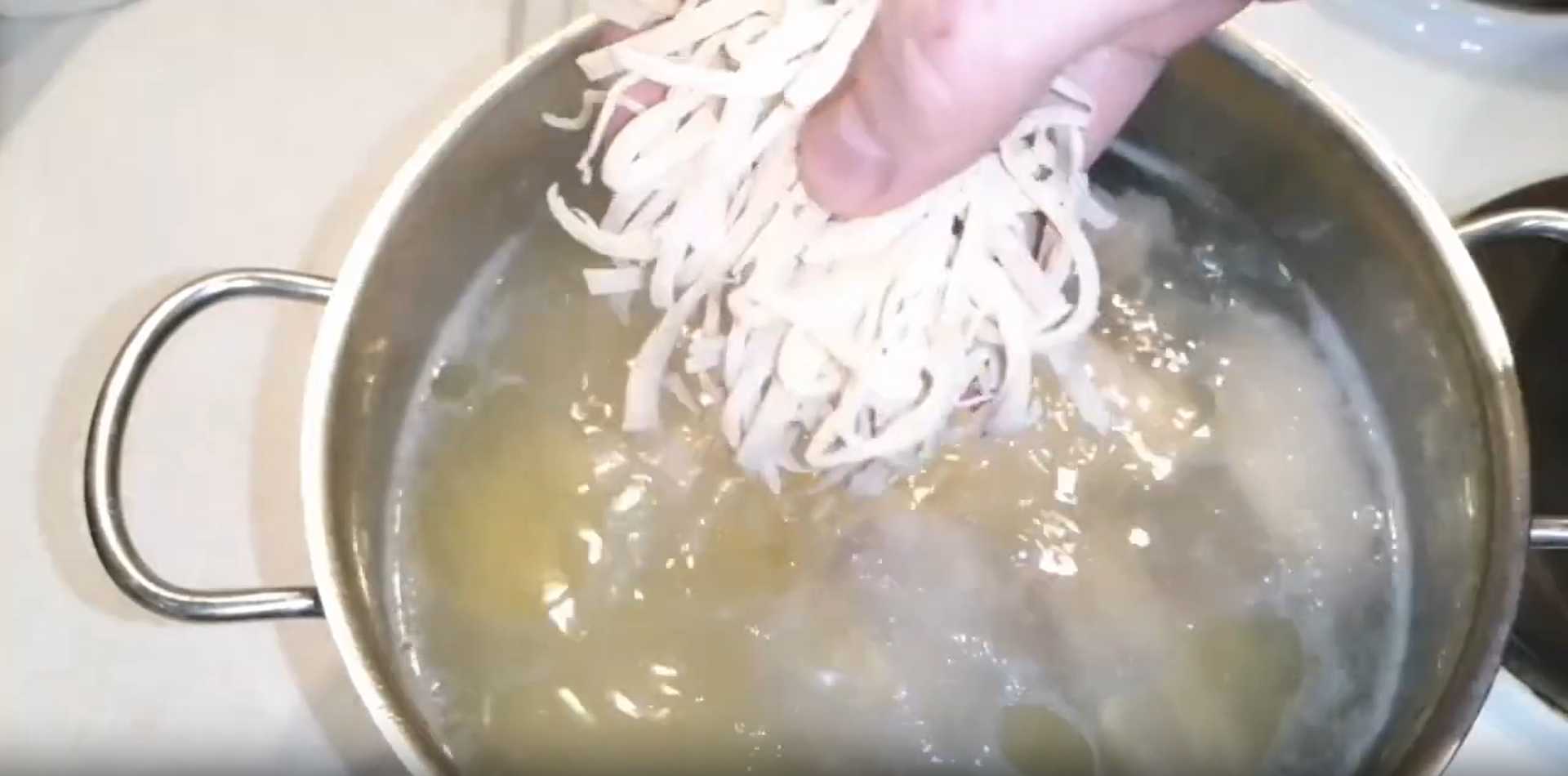 Soupe de nouilles maison Tokmach - Étape 10